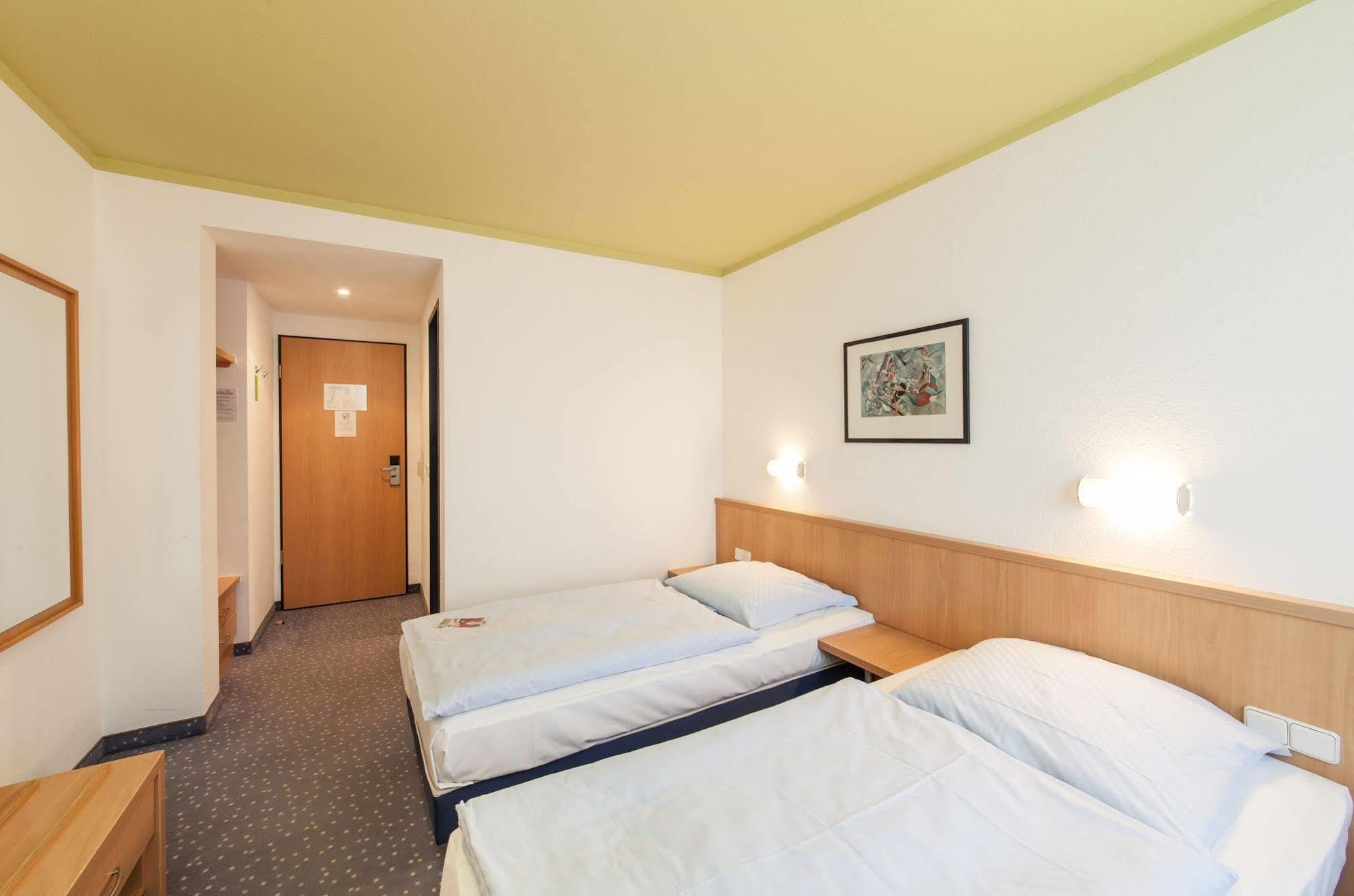 Garner Hotel Cottbus Sued By Ihg Exterior foto